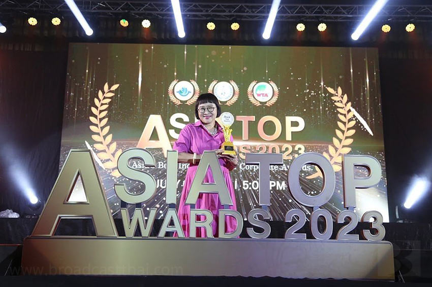 "พี่หน่อง อรุโณชา" และ "ต้า อธิวัฒน์" เข้ารับรางวัล ในงาน "Asia Top Awards 2023 ครั้งที่ 2 ประจำปี 2566"
