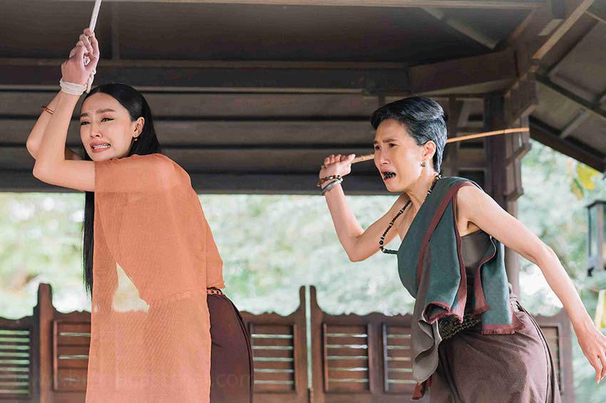 "เบลล่า-น้ำตาล" ถึงเวลาปล่อยของ ฟาดเดือดเกือบไม่ยั้ง "รัดเกล้า" ขอจบดราม่างัดไม้เรียวโบย งานนี้มีเสียน้ำตา ใน "พรหมลิขิต"