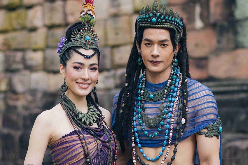 ย้อนเวลาต้นเรื่องพันปี "ภณ-น้ำหวาน-เพื่อน-หลิงหลิง" นำทีมดราม่าเข้มข้น ยกทีมถ่ายทำถึงบุรีรัมย์ ยิ่งกว่าสมจริง