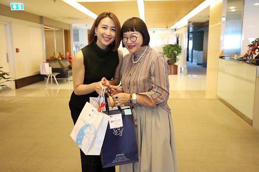 เริ่มต้นปี 2567 / 2024 ปีมังกรนี้ "พี่หน่อง อรุโณชา" เข้าพบสวัสดีปีใหม่ "คุณดิว ปิ่นกมล"