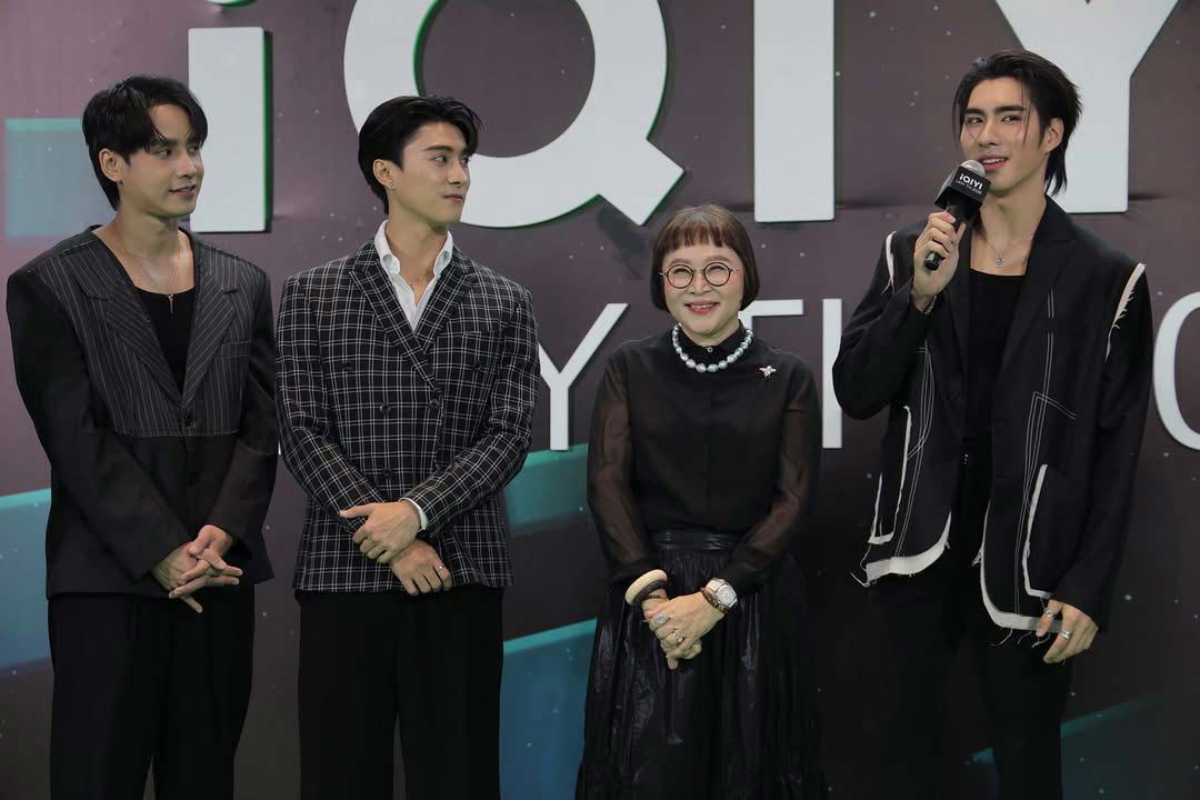 "พี่หน่อง อรุโณชา" พร้อมด้วยนักแสดงจาก "Reset The Series" ร่วมเดินพรมเขียวในงาน "iQIYI iJOY TH 2026"