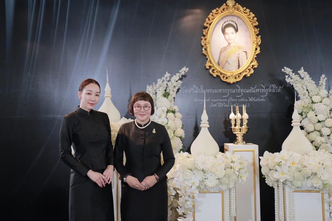 "พี่หน่อง อรุโณชา" ร่วมด้วย "อาร์ม วิบูลย์" พร้อมเหล่าผู้บริหาร ผู้จัดละคร ผู้ประกาศข่าว และนักแสดง ร่วมน้อมฯ รำลึกถึงพระมหากรุณาธิคุณอันหาที่สุดมิได้ และร่วมถวายความอาลัย แด่ "สมเด็จพระนางเจ้าสิริกิติ์ พระบรมราชินีนาถ พระบรมราชชนนีพันปีหลวง"