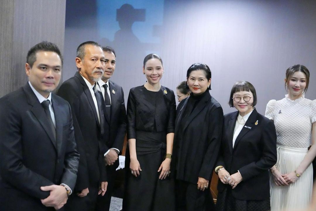 "พี่หน่อง อรุโณชา" กรรมการสมาพันธ์สมาคมวิชาชีพวิทยุกระจายเสียงและวิทยุโทรทัศน์ พร้อมเหล่าทัพผู้นำอุตสาหกรรมบันเทิง เข้าพบ "นายอนุทิน ชาญวีรกูล" นายกรัฐมนตรี