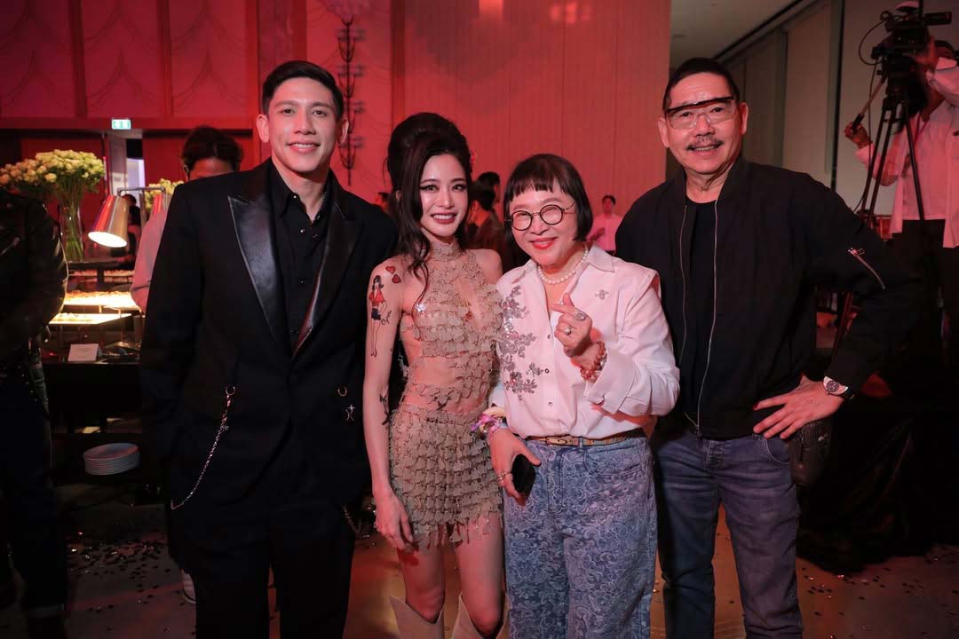 "พี่หน่อง อรุโณชา - พี่ไก่ อรรควุฒิ" ร่วมยินดีกับงานแต่ง "น้องมายด์ และน้องพาย" 