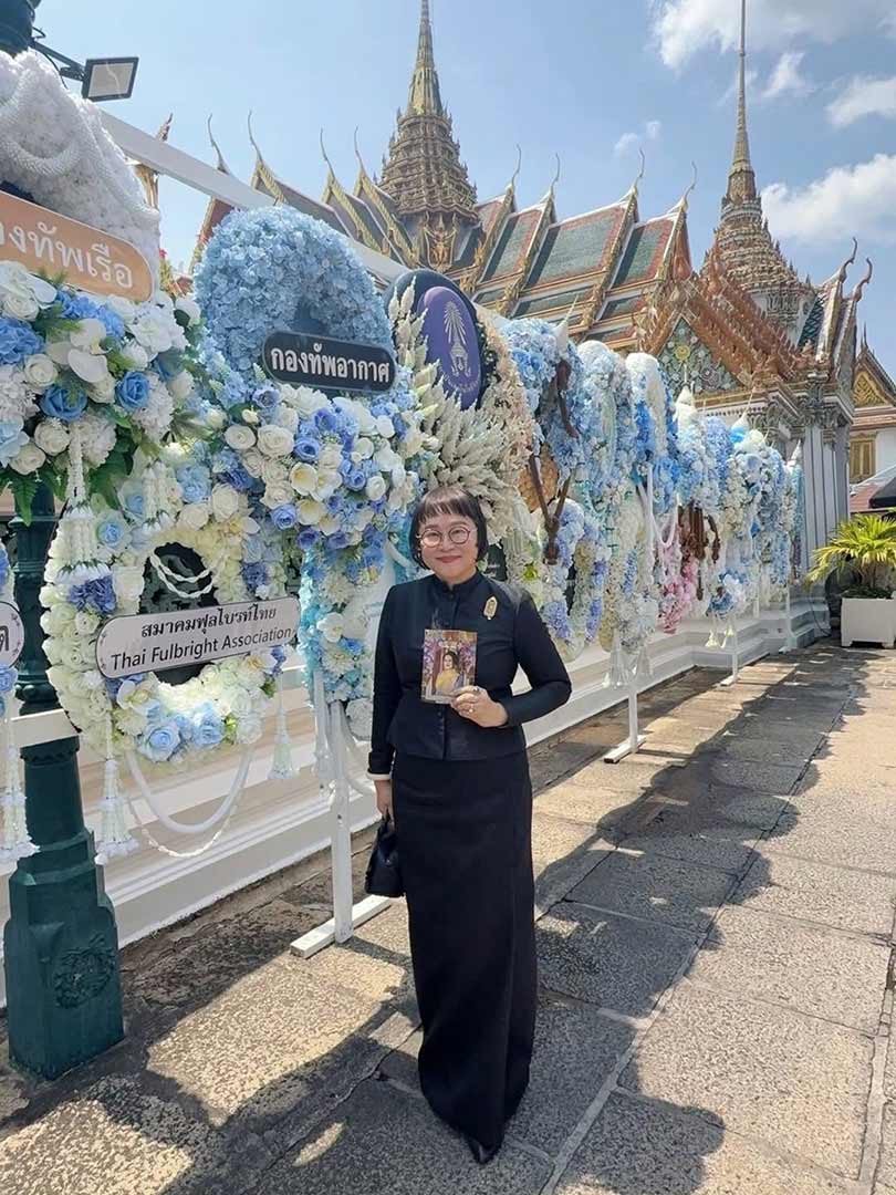 "พี่หน่อง อรุโณชา ภาณุพันธุ์" สมาชิกราชสกุลภาณุพันธ์ุ ร่วมเป็นเจ้าภาพบำเพ็ญกุศล และพระพิธีธรรม สวดพระอภิธรรมพระบรมศพ สมเด็จพระนางเจ้าสิริกิติ์ พระบรมราชินีนาถ พระบรมราชชนนีพันปีหลวง