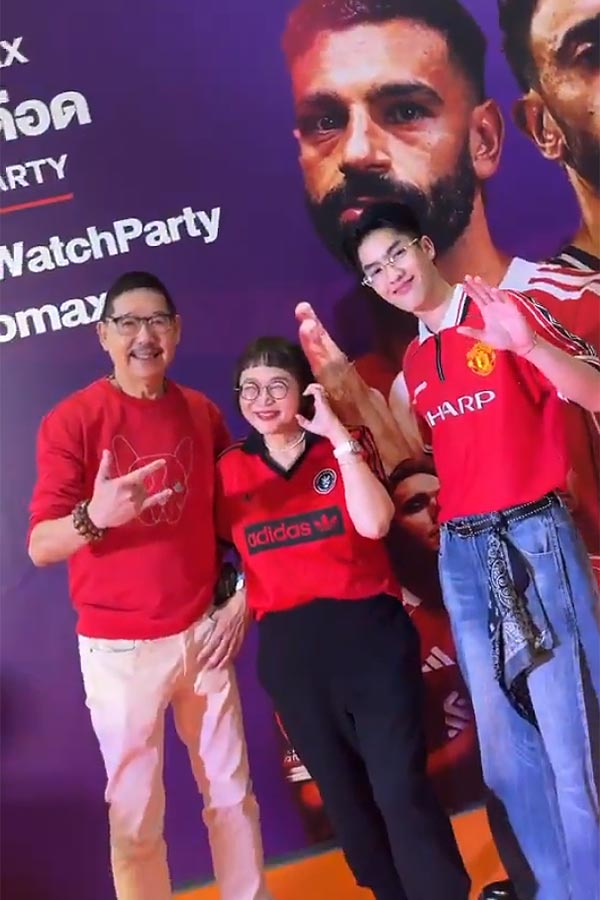 คืนนี้ ร่วมเชียร์ ศึกแดงเดือดไปพร้อมกัน
#ศึกแดงเดือดwatchparty
#พรีเมียร์ลีก #Monomax
#Liverpool #Manchesterunited
#Gameononlyonmonomax