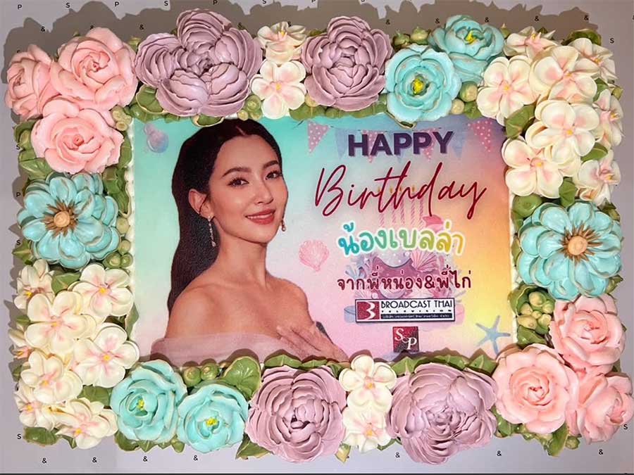 HAPPY BIRTHDAY นะคะ น้องเบลล่า #bellacampen ปีนี้พี่หน่อง-ไก่ จัดส่งเค้กแสนอร่อยร่วมเบิร์ดเดย์ ขอให้เบลล่า มีความสุขมากๆๆ เป็นที่รักของทุกคน มีรอยยิ้มและเป็นความสดใสของทุกคนตลอดไปนะคะ รักเสมอค่ะ 

#snpfoods