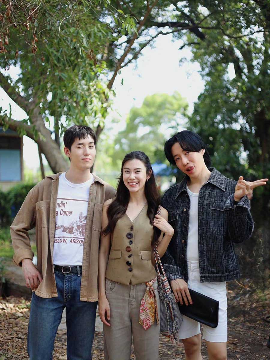 ความสดใสเช้านี้... 😍 ยิ้มสู้ในฤดูร้อน 🔥 ส่งกำลังใจให้ทีมหนัง #HerinFrame ด้วยนะค้าาาา

#เธอในภาพนั้น
#thanapob_lee #lalinalena
