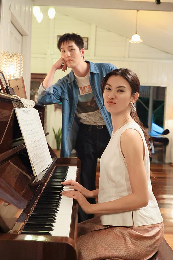 ภาพเบื้องหลังสุดน่ารัก! ทีมนักแสดงจากภาพยนตร์ 