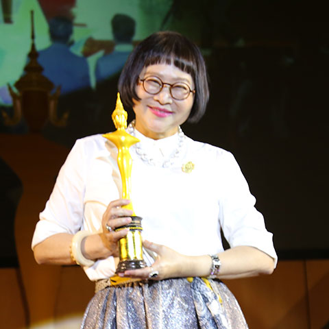 รางวัล DARA VARIETY AWARD : นักแสดงประกอบหญิงยอดเยี่ยม  บุพเพสันนิวาส