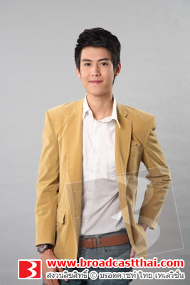 ละคร แมวของเขาและรักของเรา MEO Me & You 2561 "หัวใจของฉันมีพล็อตนิยายรักอยู่เป็นล้าน… เสียอย่างเดียวคือมันไม่เคยเกิดขึ้นจริง" แวน ในวัย 26 ปี กำลังเผชิญกับวิกฤตครั้งใหญ่ เมื่อต้นฉบับรักหวานซึ้งถูกตีกลับเพียงเพราะบก. บอกว่ามัน 'ไร้จิตวิญญาณ' ของคนมีความรัก ก็จะให้ทำยังไงได้ ในเมื่อชีวิตนี้เธอมัวแต่เป็นนางเอกในโลกมโนมาตลอด! เส้นตาย 1 ปีที่ขอครอบครัวมาพิสูจน์ตัวเองเริ่มต้นขึ้นพร้อมกับความเหงาในคอนโดกว้าง แต่ใครจะรู้ว่า 'กามเทพ' ของเธอจะมาในรูปแบบของแมวหลงทางหนึ่งตัว ที่ดันนำพาผู้ชายอีก 5 สไตล์เข้ามาป่วนหัวใจจนปั่นป่วน งานนี้บทเรียนรักนอกตำรากำลังจะเริ่มขึ้น และดูเหมือนว่าหัวใจเจ้ากรรมดันเริ่มอยากจะเขียนบทให้ตัวเองจริงๆ เสียที 3 1585 53749