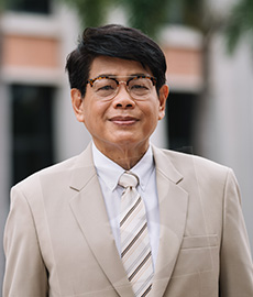 มนตรี  เจนอักษร