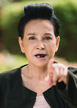 อำภา ภูษิต